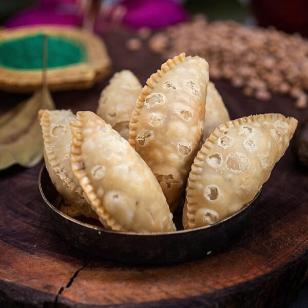 Dry Mewa Gujiya - 8Pc